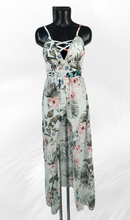 Cargar imagen en el visor de la galería, Mono con Falda
