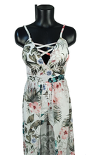 Cargar imagen en el visor de la galería, Mono con Falda
