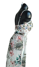 Cargar imagen en el visor de la galería, Mono con Falda
