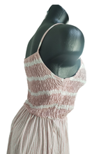 Cargar imagen en el visor de la galería, Vestido Largo Nido Abeja
