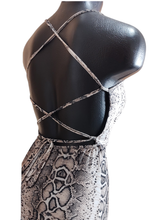 Cargar imagen en el visor de la galería, Vestido Largo Animal Print
