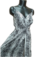 Cargar imagen en el visor de la galería, Vestido Julia
