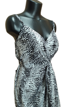 Cargar imagen en el visor de la galería, Vestido Julia
