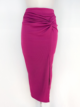 Cargar imagen en el visor de la galería, Falda Canale Nudo

