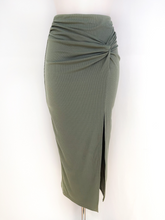 Cargar imagen en el visor de la galería, Falda Canale Nudo
