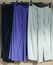 Cargar imagen en el visor de la galería, Falda Midi Lisa
