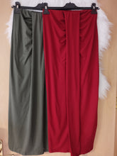 Cargar imagen en el visor de la galería, Falda Elegante
